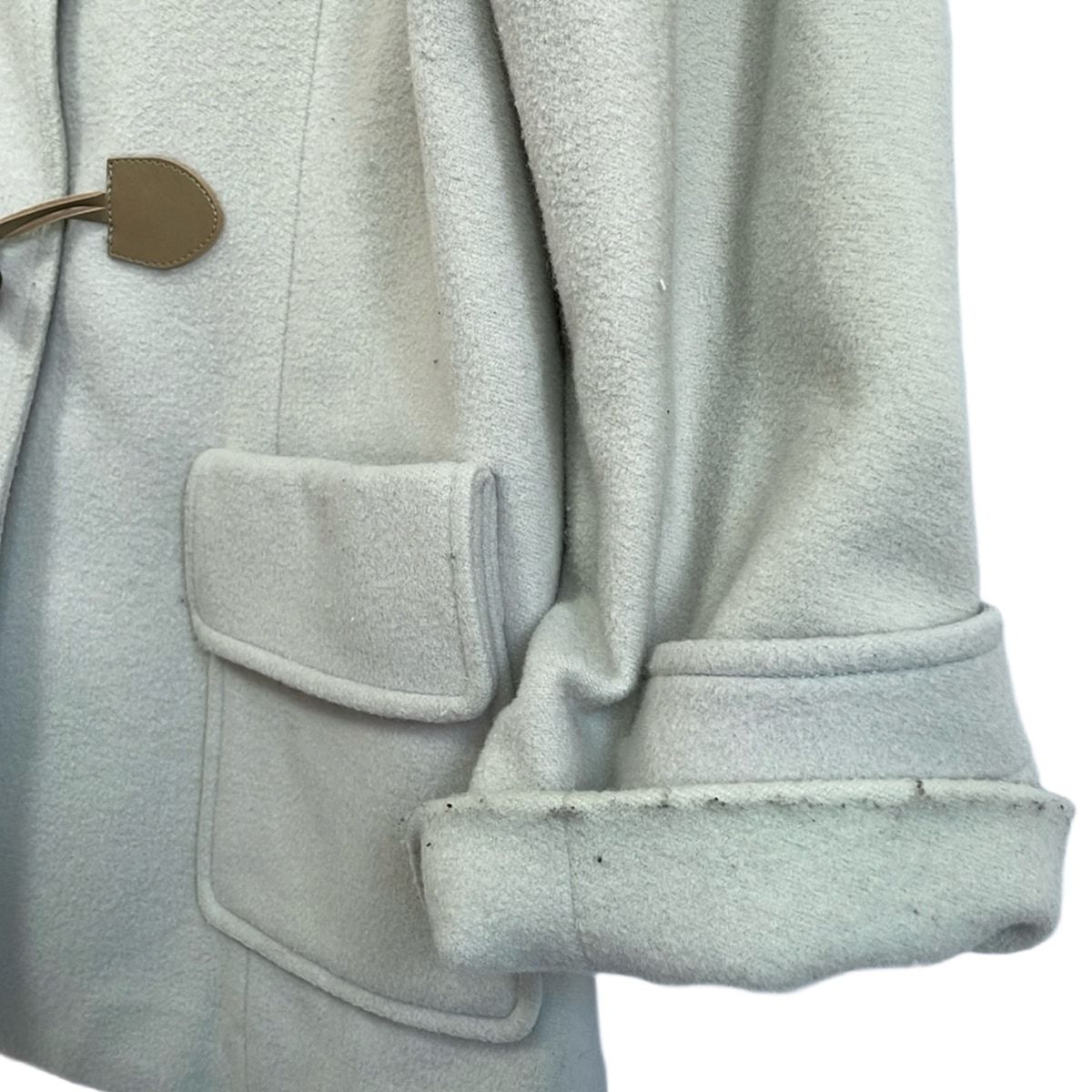 - ライトグレー