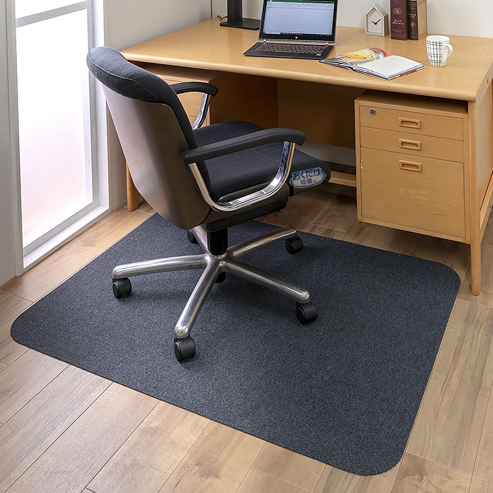 KQ-75 日本製 ダークグレー 90×120cm おくだけ吸着 滑り止め マット 床保護 デスクマット ゲーミング ずれない チェアマット サンコー