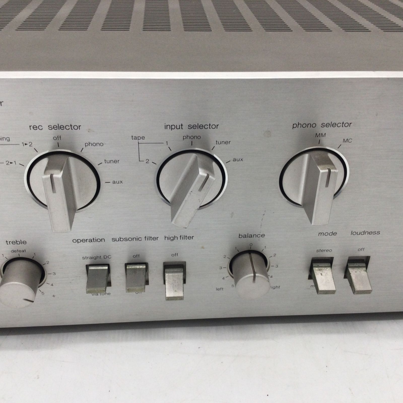 プリメインアンプ