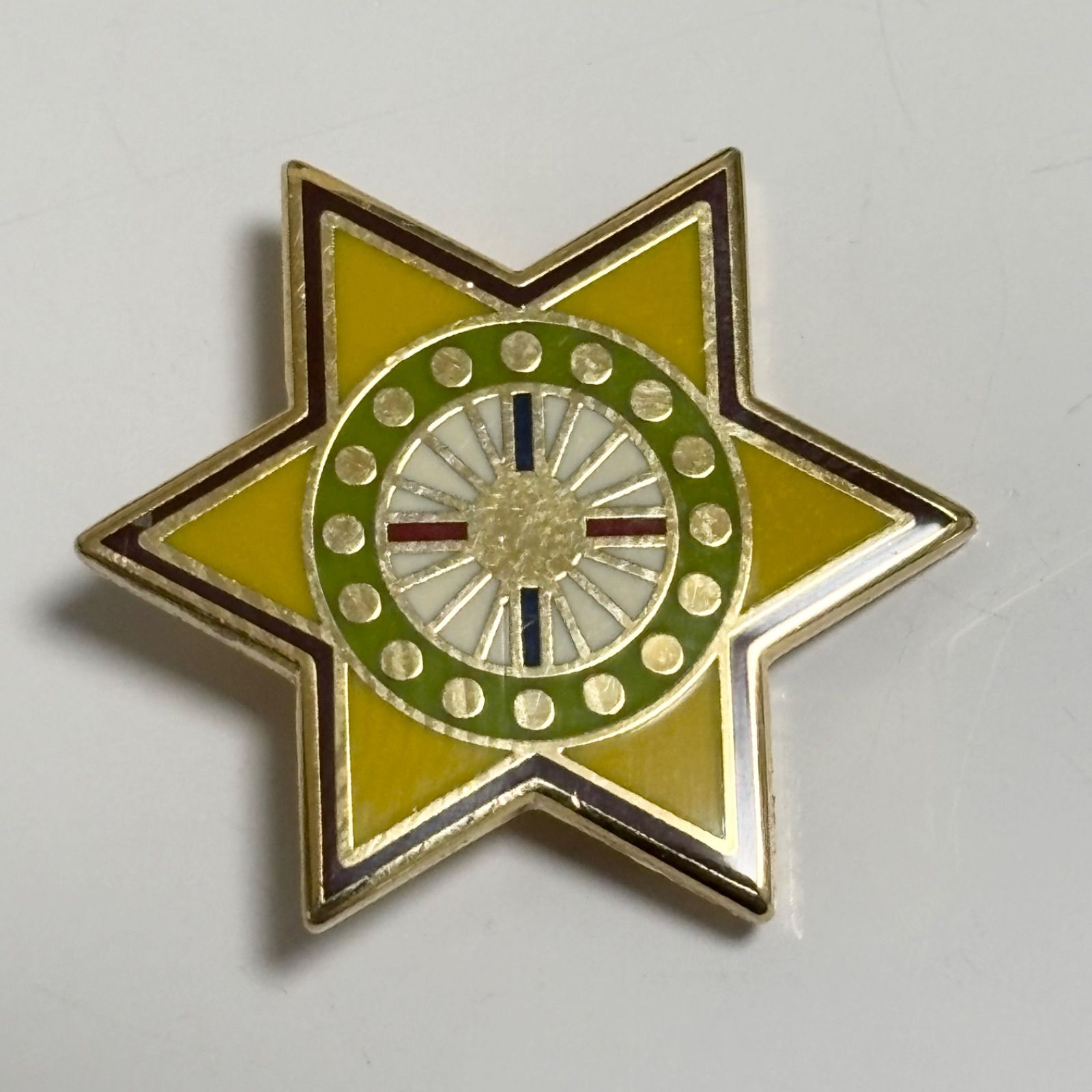 送料無料】崇教真光/初級/御神紋/真光バッジ/中古品 - メルカリ