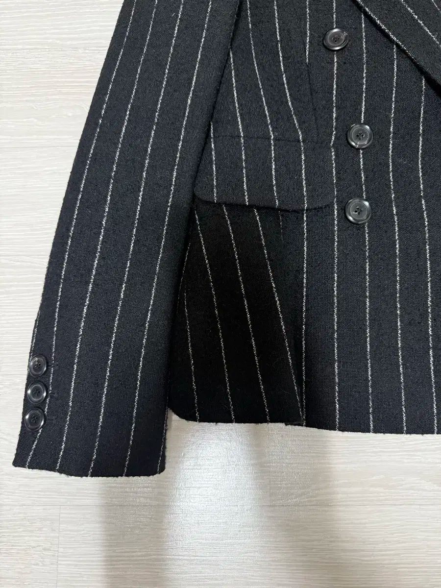 関税込＊国内発送MOSCHINO(モスキーノ)ピンストライプジャケット Moschino(モスキーノ) ストライプ ジャケット - メルカリ