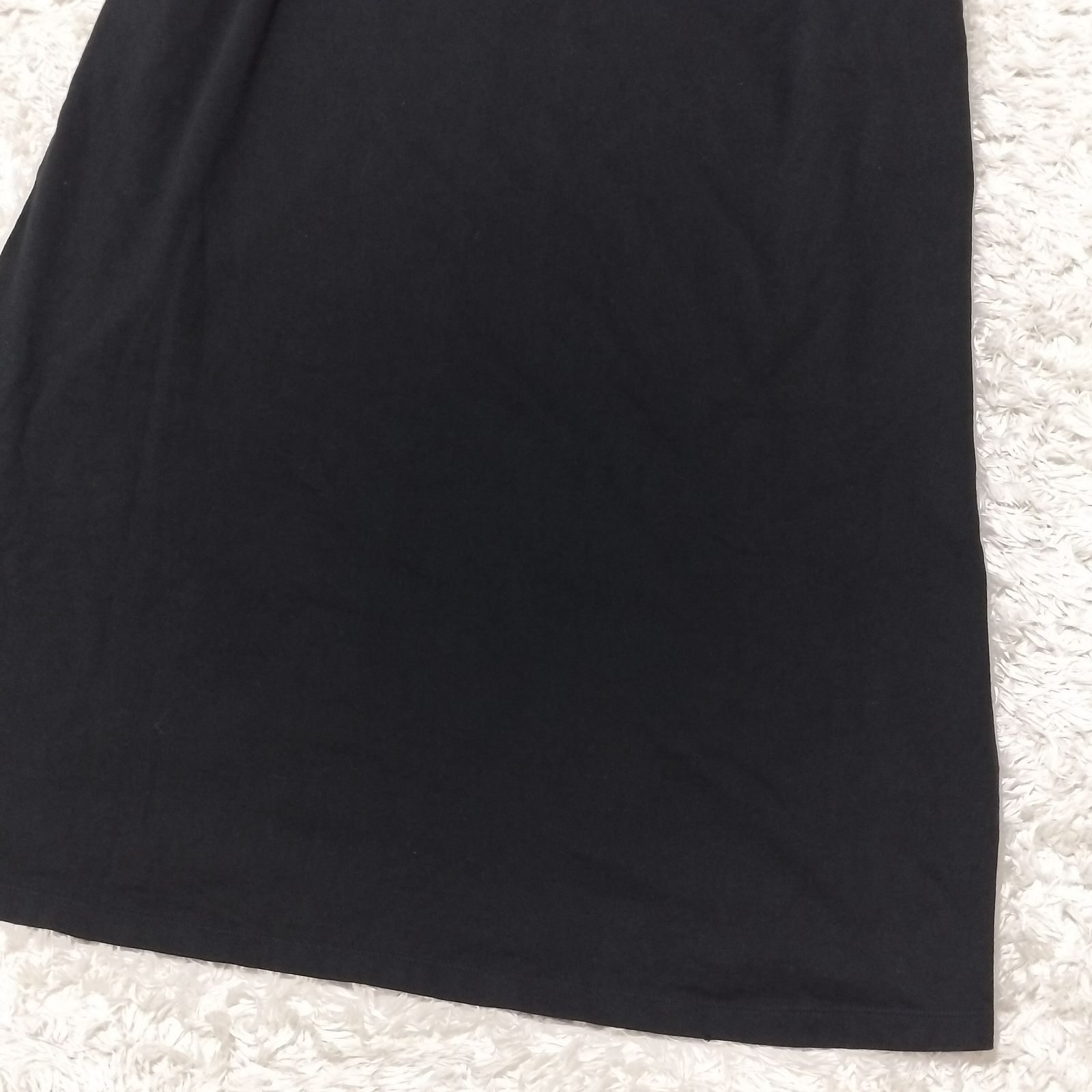 バックコンシャスワンピース