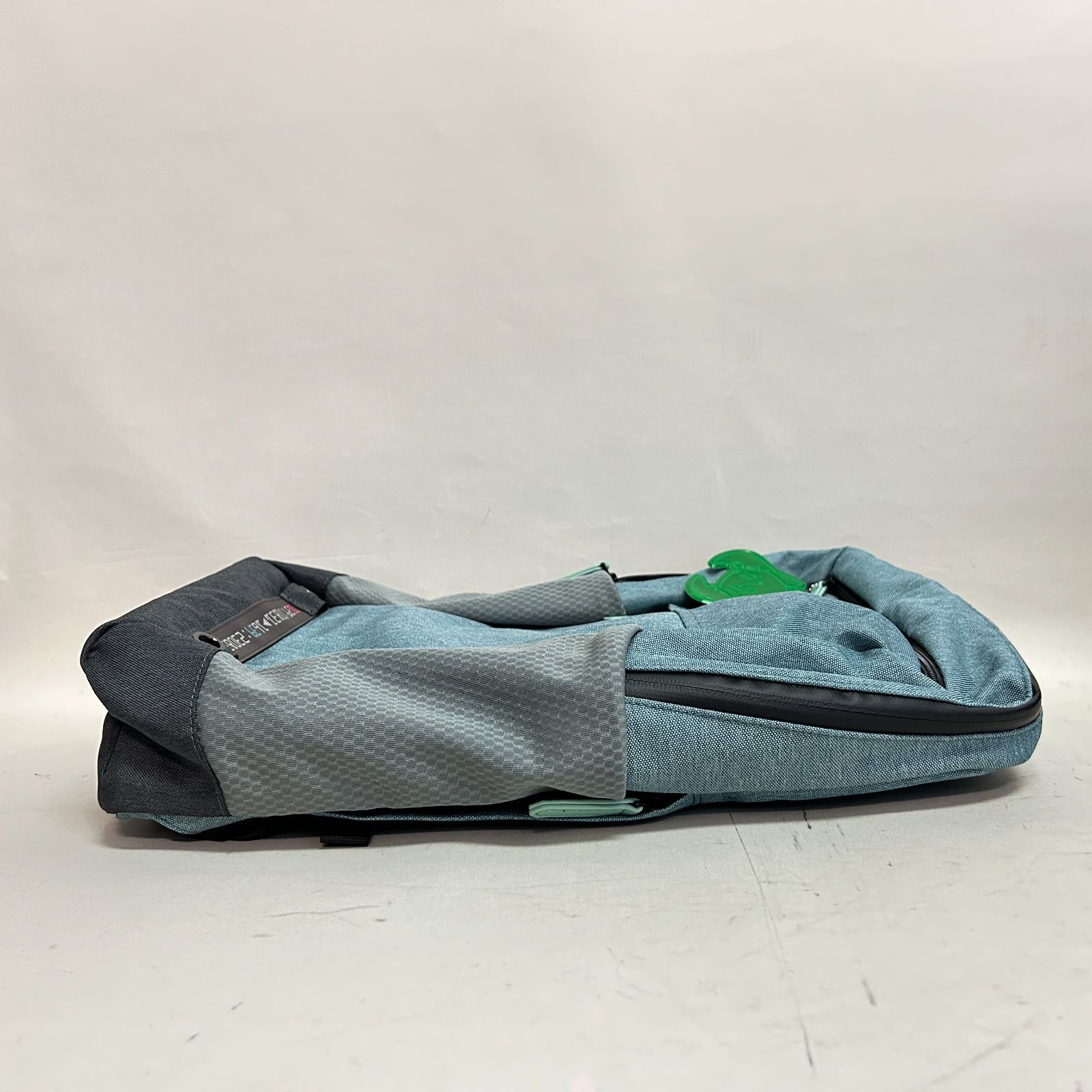 浜館41-888】 初音ミク PCリュック ミクグリーン 【中古品】 - メルカリ