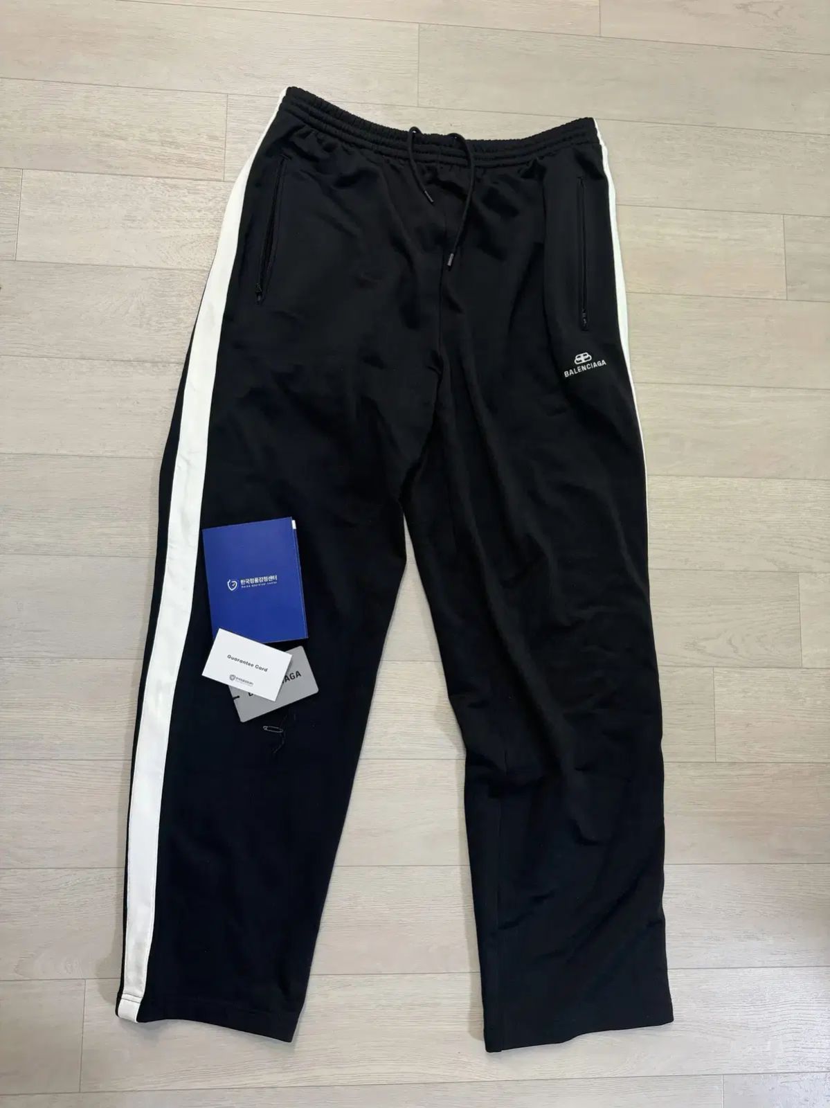 【雷市場（ポンジャン）商品韓国直送】 正規品 BALENCIAGA(バレンシアガ) 刺繍ロゴ トレーニングパンツ