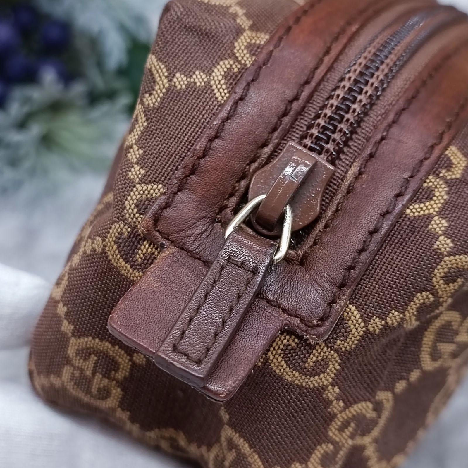 グッチ　ポーチ GUCCI ♡ ポーチ GGキャンバス ブラウン - メルカリ