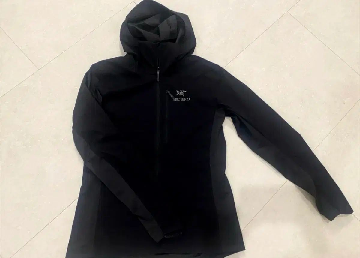 アークテリクス レディース フーディー