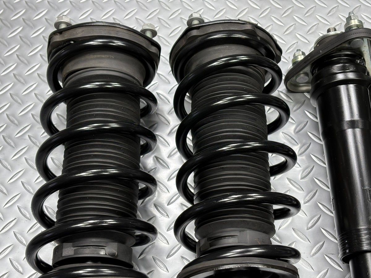 送料無料220系 クラウンハイブリッド 純正 サスキット 品番48510-30E20