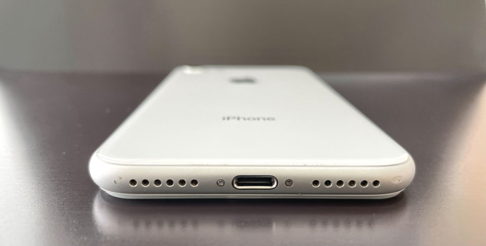 ほぼ新品!!iPhone8 SIMフリー256GB+バッテリー100%ガラス付き - メルカリ