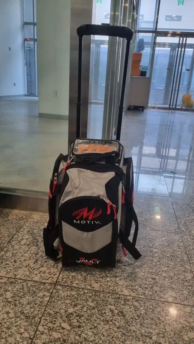 MOTIV VAULT ボウリング用バッグ 3個用 モーティブ Motiv Vault 3-Ball