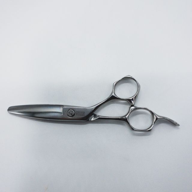 ミズタニシザーズ ミズタニシザーMIZUTANI SCISSORS】Acroleaf WIDE K-Medium スライド シザー オフセット 理容  美容ハサミ 美容師 理容師 右利き 5.5インチ 中古 sc1322 - メルカリ