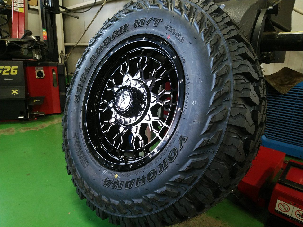 ラングラー JK JL タイヤホイールセット 新品4本セット LEXXEL PreDator ヨコハマタイヤ ジオランダーM/T 265/70R17  285/70R17 - メルカリ