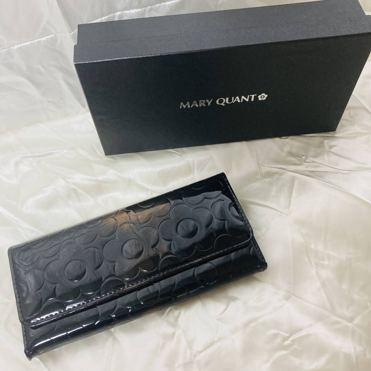 MARY QUANT マリークワント 長財布 ブラック 黒 花 エナメル