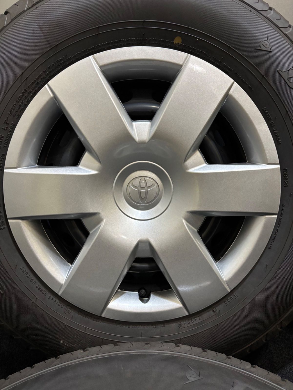 新車外し195 80R15 107 105N LT DUNLOP SP175N 23年製 トヨタ 200系 ハイエース 純正 スチール 15インチ 6J 35 139.7 6H 4本 1-K41