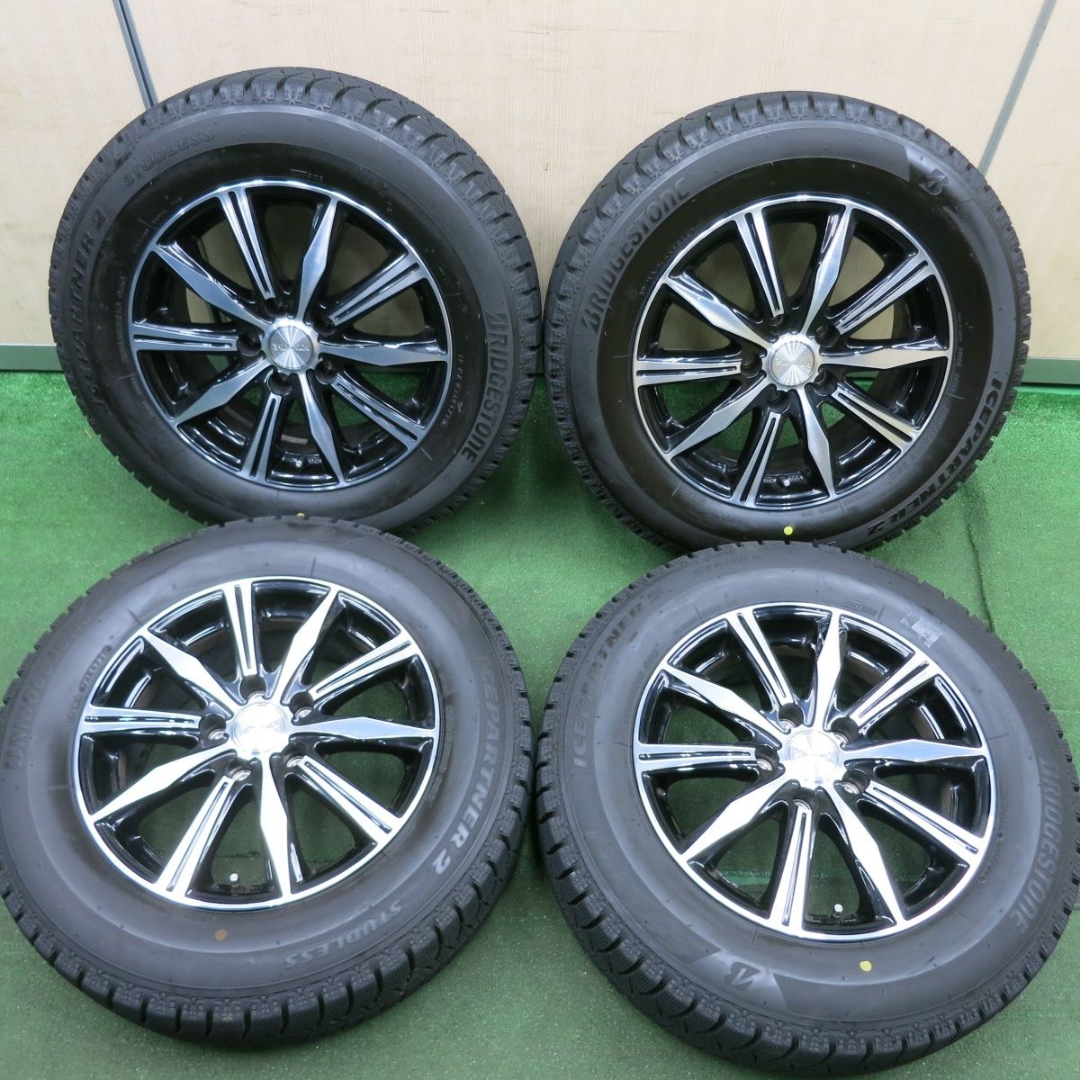 *送料無料* バリ溝！20年！キレイ！9.5分スタッドレス 205/65R16 ブリヂストン アイスパートナー2 BALMINUM バルミナ 16インチ PCD114.3/5H4063007HAス