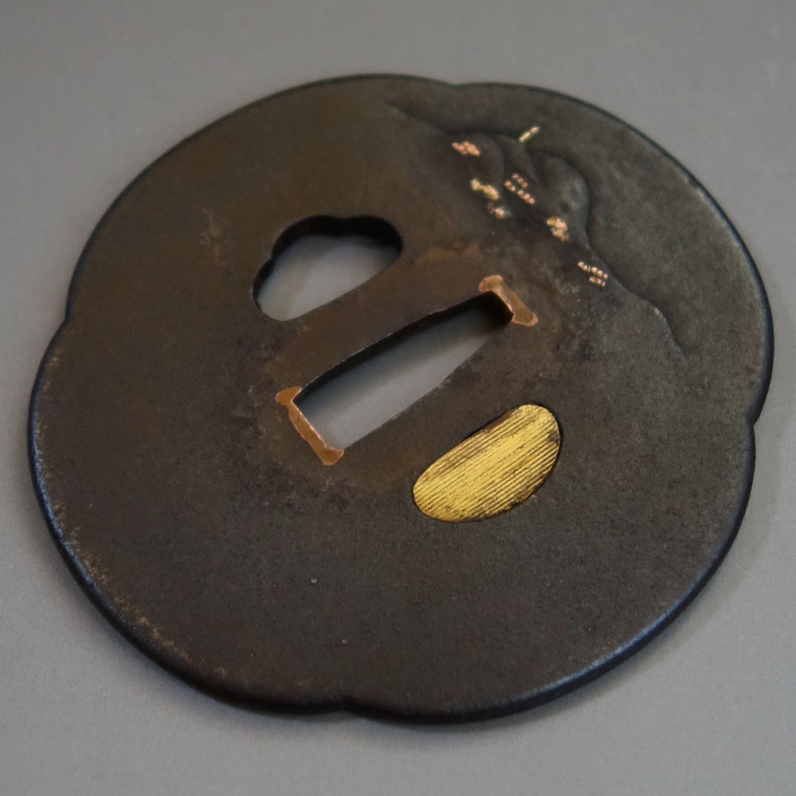 素銅魚子地鍔、植物図 素銅魚子地鍔、植物図 素銅魚子地鍔、植物図