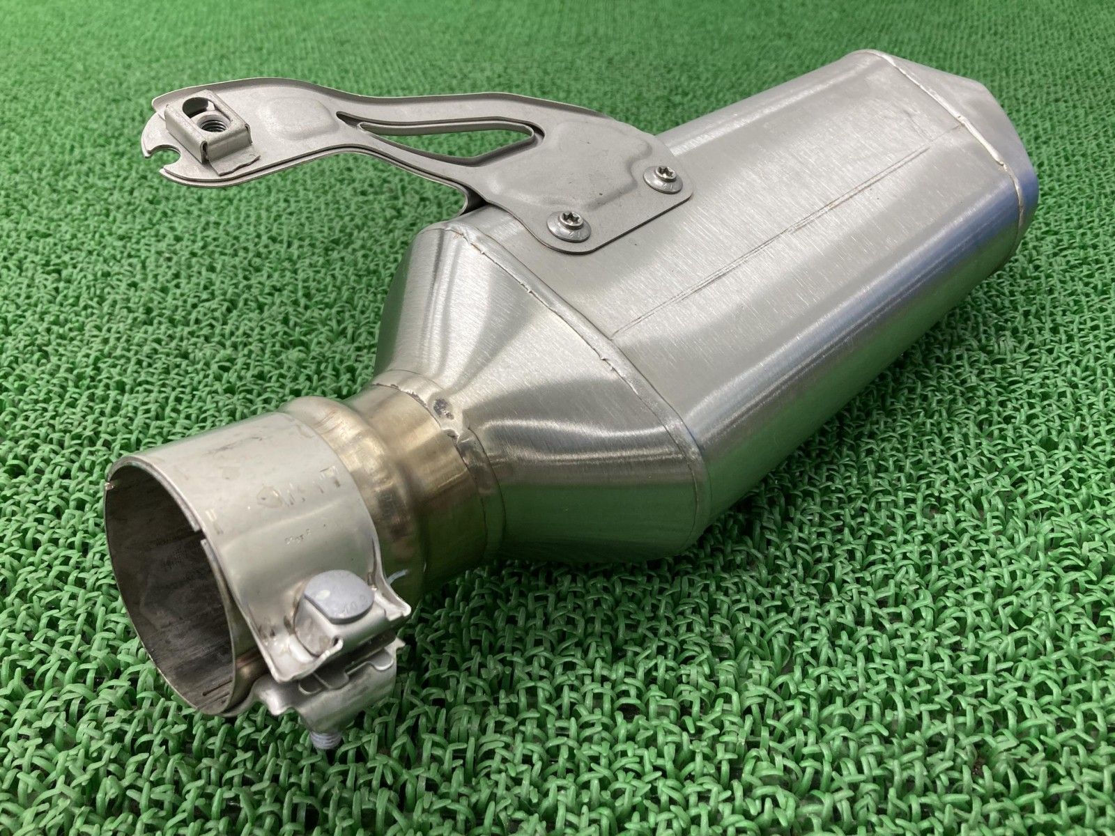 S1000RR サイレンサーマフラー 1851 8564952  純正 バイク 部品 K67 19年～ コンディション良好 コケキズ無し 【中古】 55 S1000RR サイレンサーマフラー 1851 8564952 BMW 純正 バイク 部品 K67