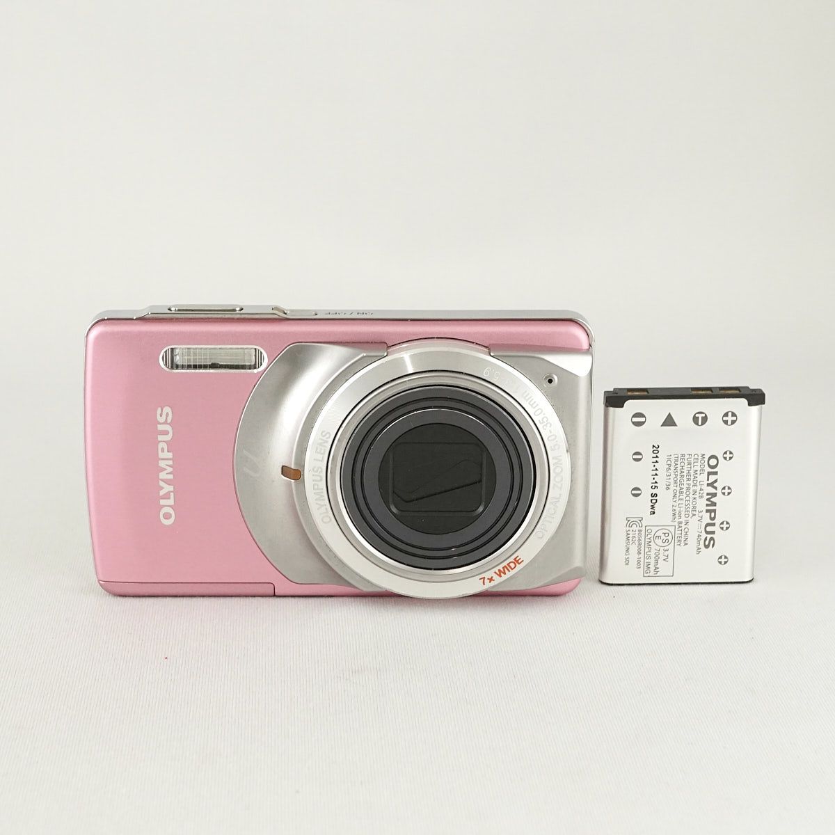 OLYMPUS μ-7010 テジタルカメラ USED美品 本体＋バッテリー 1200