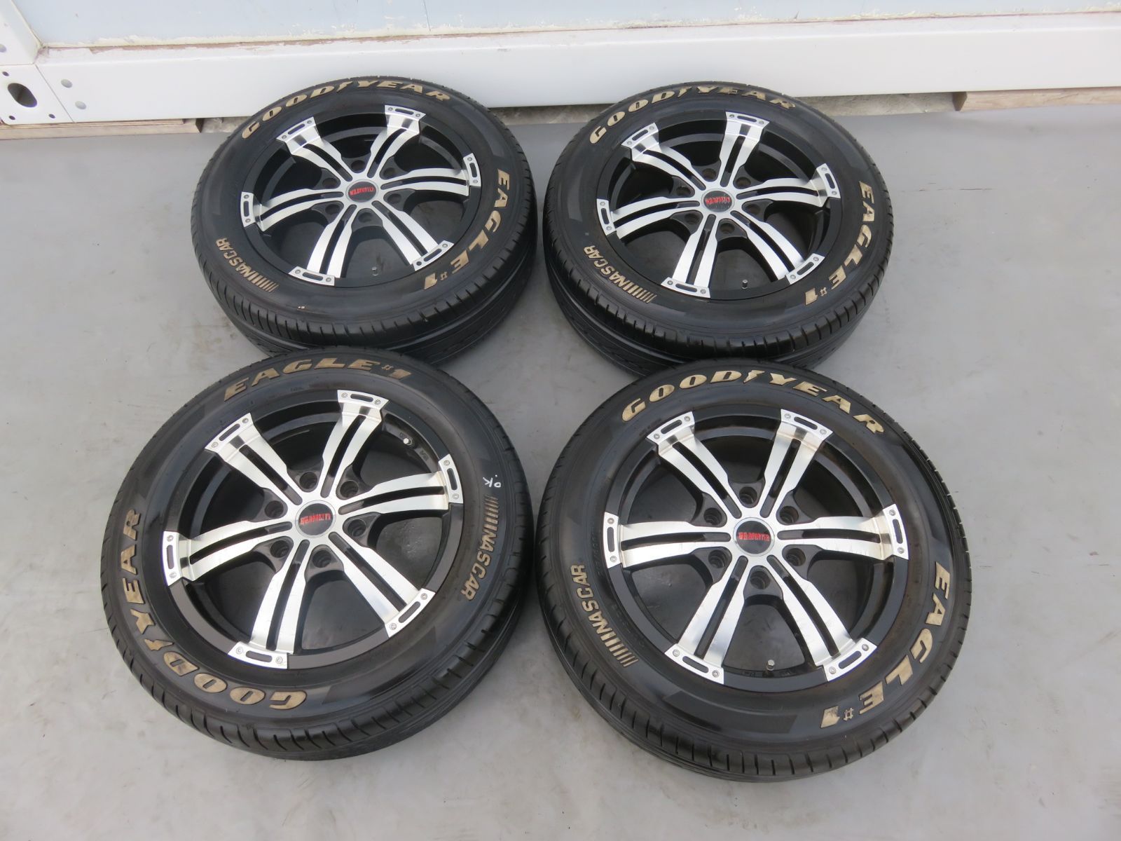 BMW用KELLENERS 17インチ22年製スタッドレス付き225/50R17 BMW用