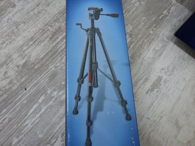 セット品 ボッシュ BOSCH レーザー距離計 GLM150C 測量用 アルミ三脚 BT150 未開封品