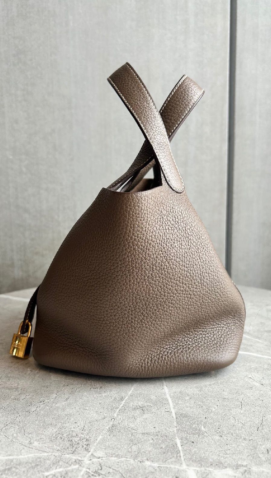 HERMES】ピコタンロックPM/エトゥープ/ゴールド金具 - メルカリ