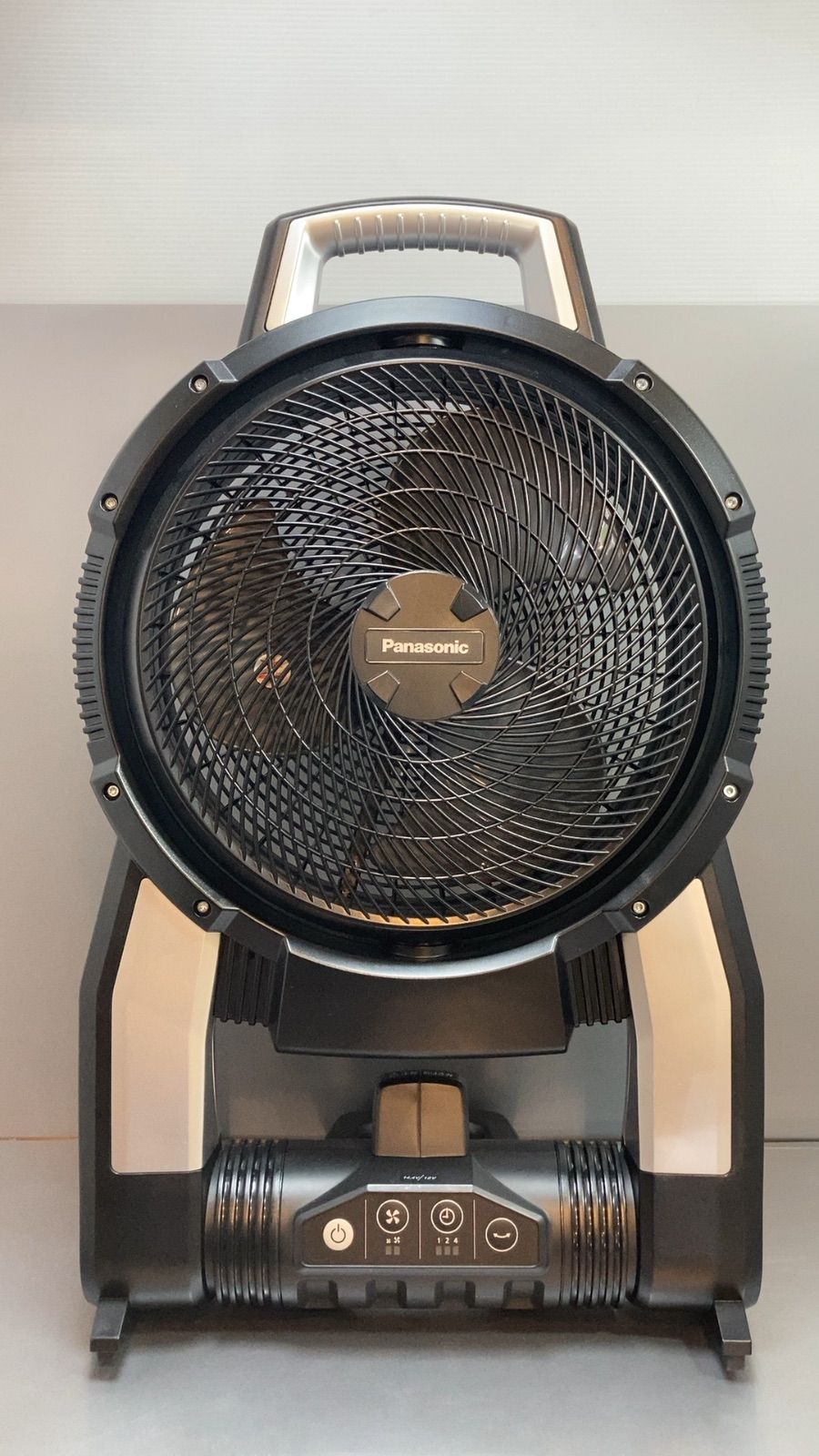 Panasonic 工事用充電扇風機 EZ37A4