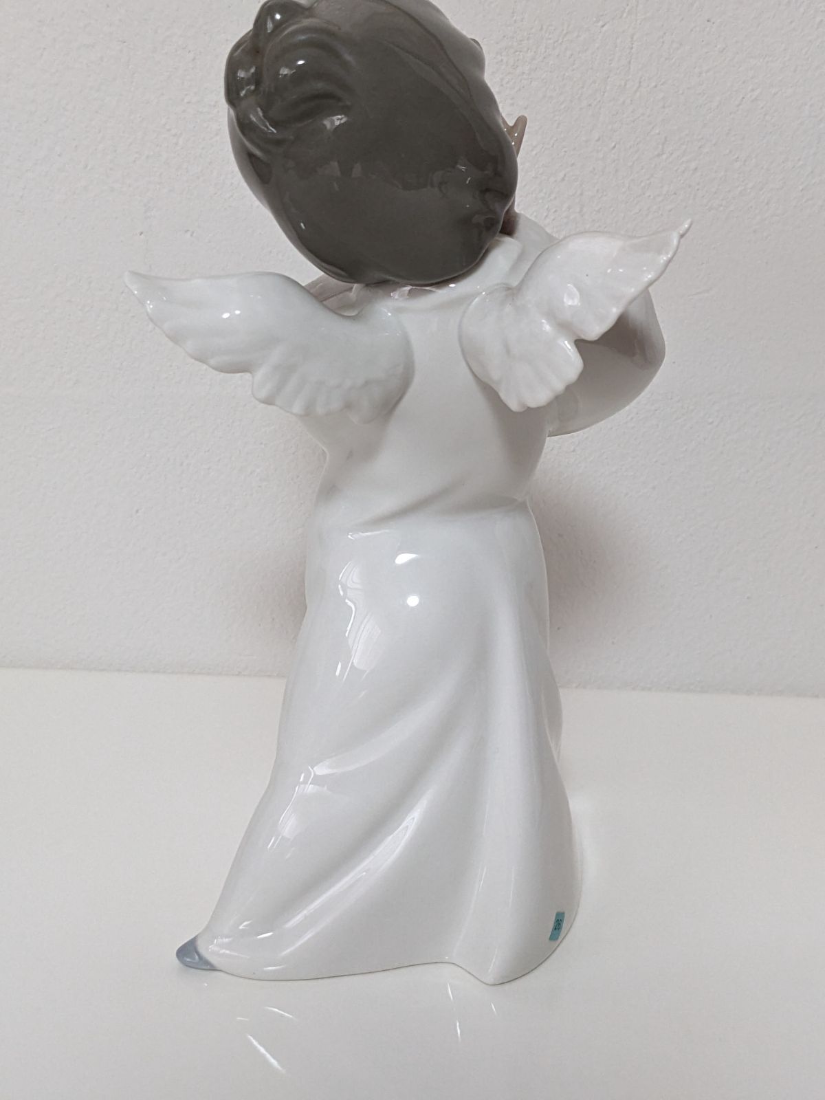 リヤドロ磁器人形天使の考えごと