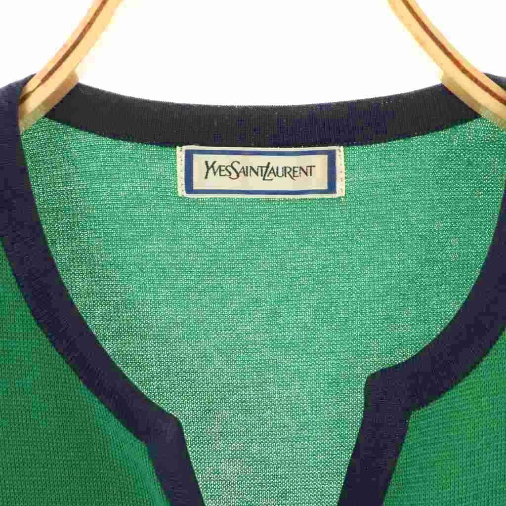 金ボタン ニットワンピース