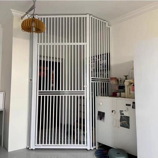 春／夏商品続々入荷！ ペットゲート ペットフェンス ドア付き 全柵間隔 犬通り抜け防止 脱走防止 突っ張 最大35％offセール。