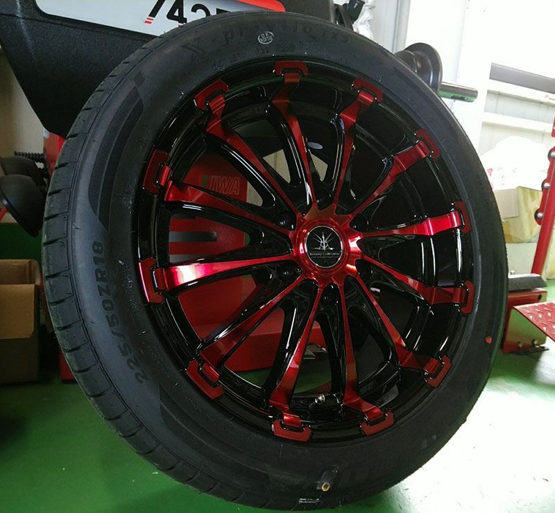 ハイエース 200系 タイヤホイールセット 新品4本セット 特選タイヤ 225/50R18 BD12 18インチ レッド