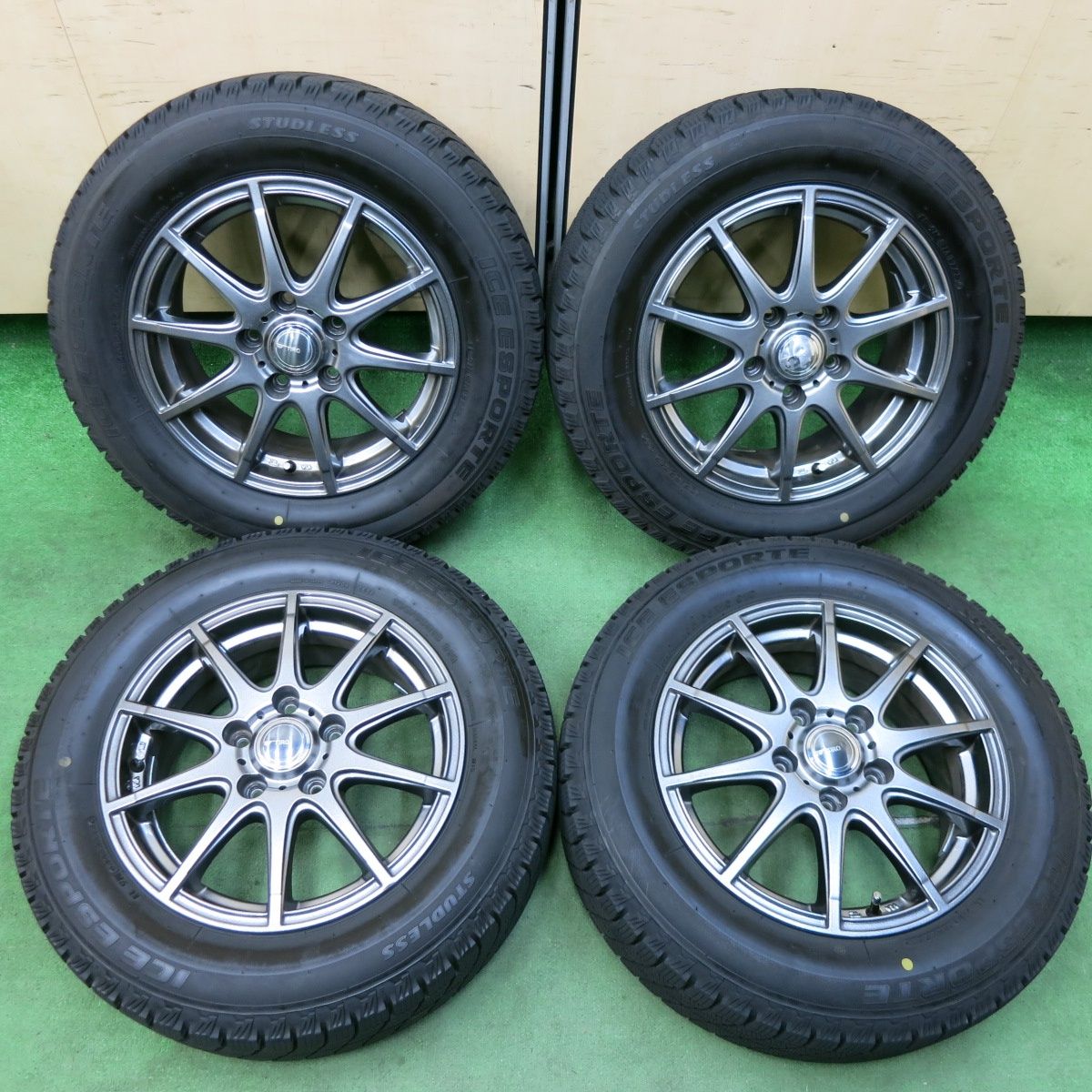 [送料無料] バリ溝！23年！キレイ！ほぼ10分スタッドレス 195/65R15 アイスエスポルテ TIRO ティーロ 15インチ PCD114.3/5H4121103SYス