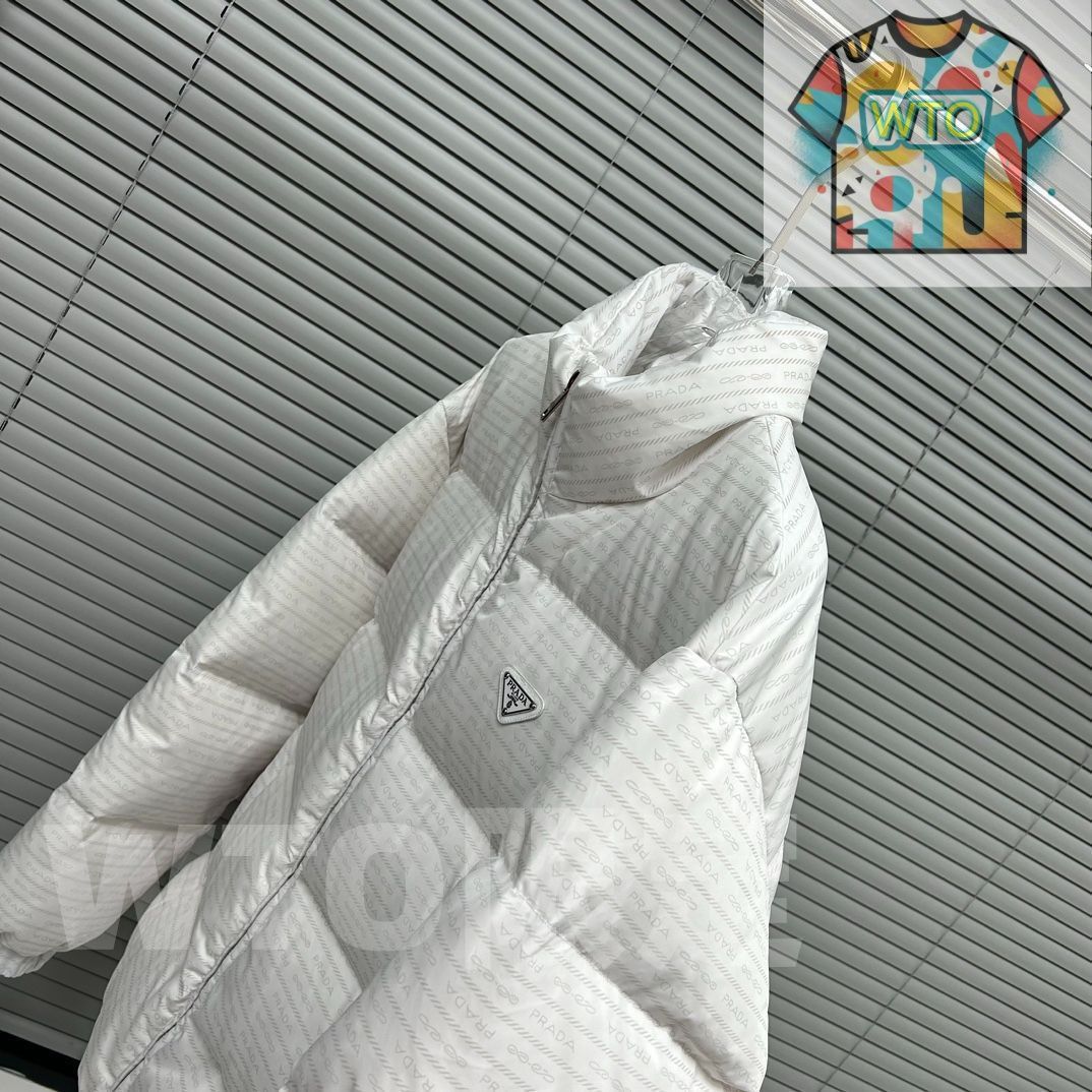 PRADA ダウン　ホワイト　サイズ40 秋冬 PRADA ダウン ホワイト サイズ40 秋冬