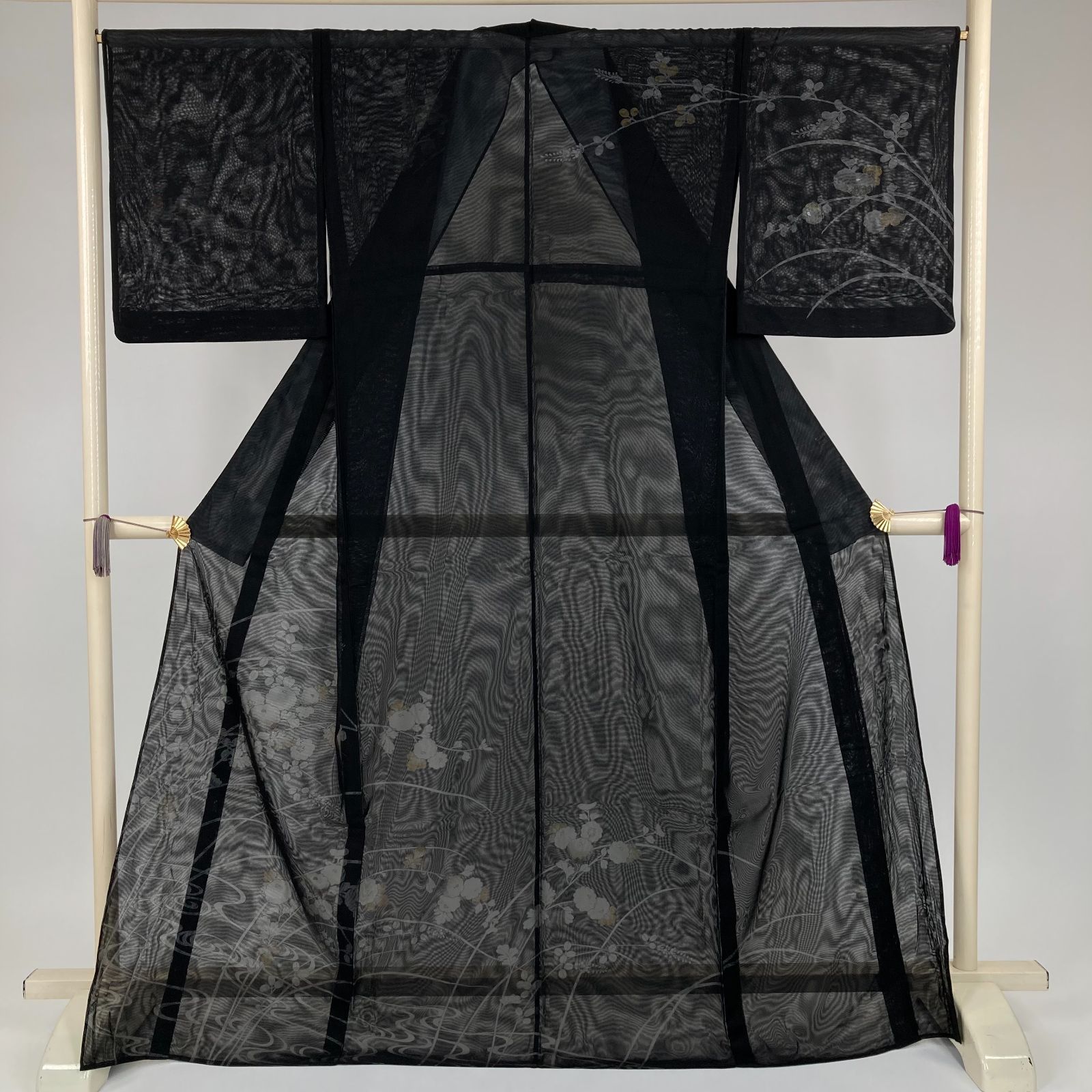 リユース着物 紗袷訪問着 黒 セミフォーマル 菊 萩 流水文 絹 未洗い 身丈 162cm 裄丈 66.5cm MS4251