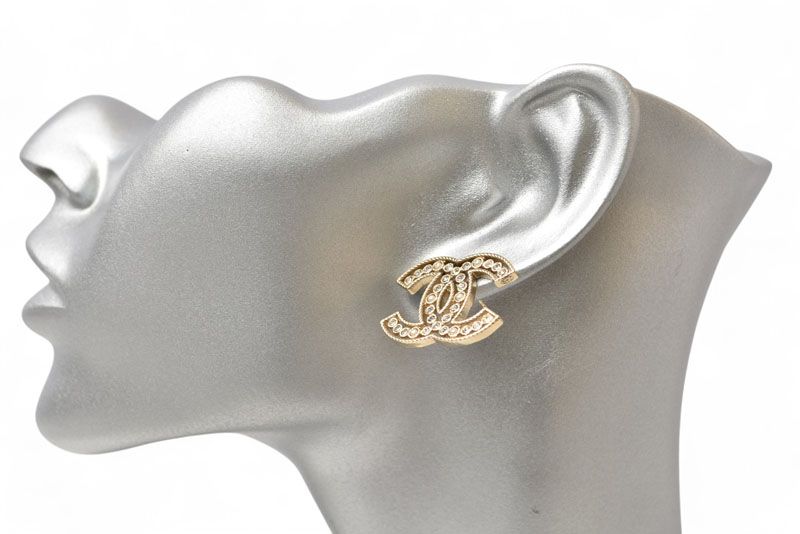 即購入☆値下げ交渉可 CHANEL キューブピアス シャネル キューブピアス ピアス アクセサリー CC/ロゴ クリア/ピンクキューブ 08P シルバー