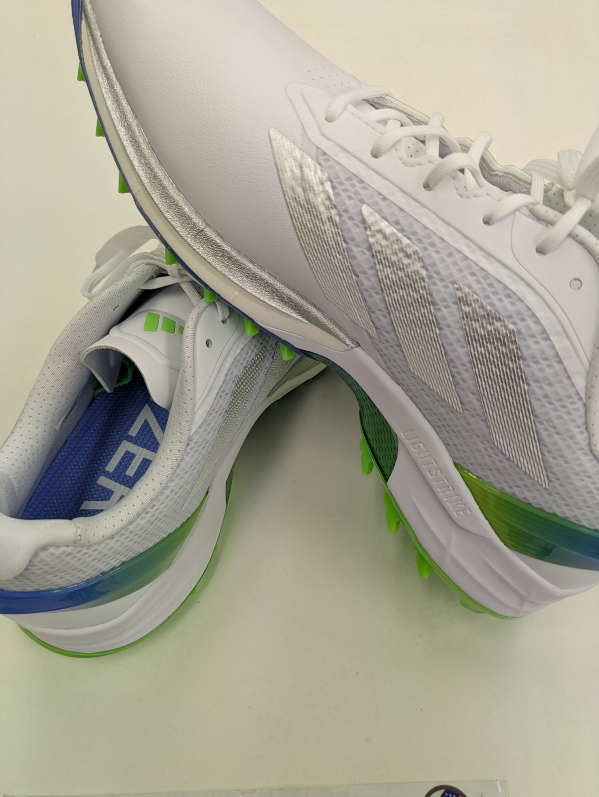 25 スパイクレスシューズ