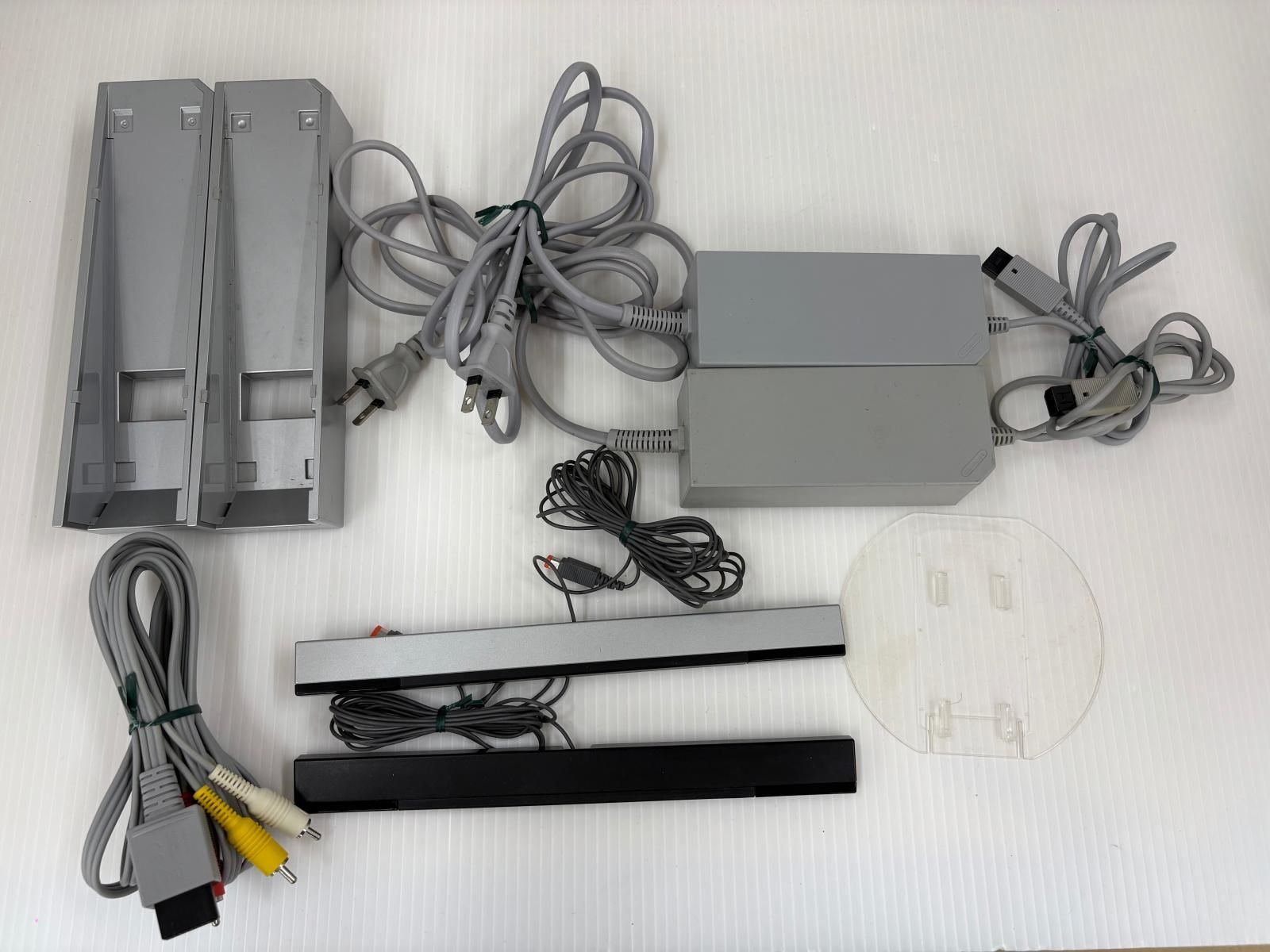 任天堂 Wii ジャンク品 ジャンク】Nintendo 任天堂 wii本体・ソフト11本 アクセサリー