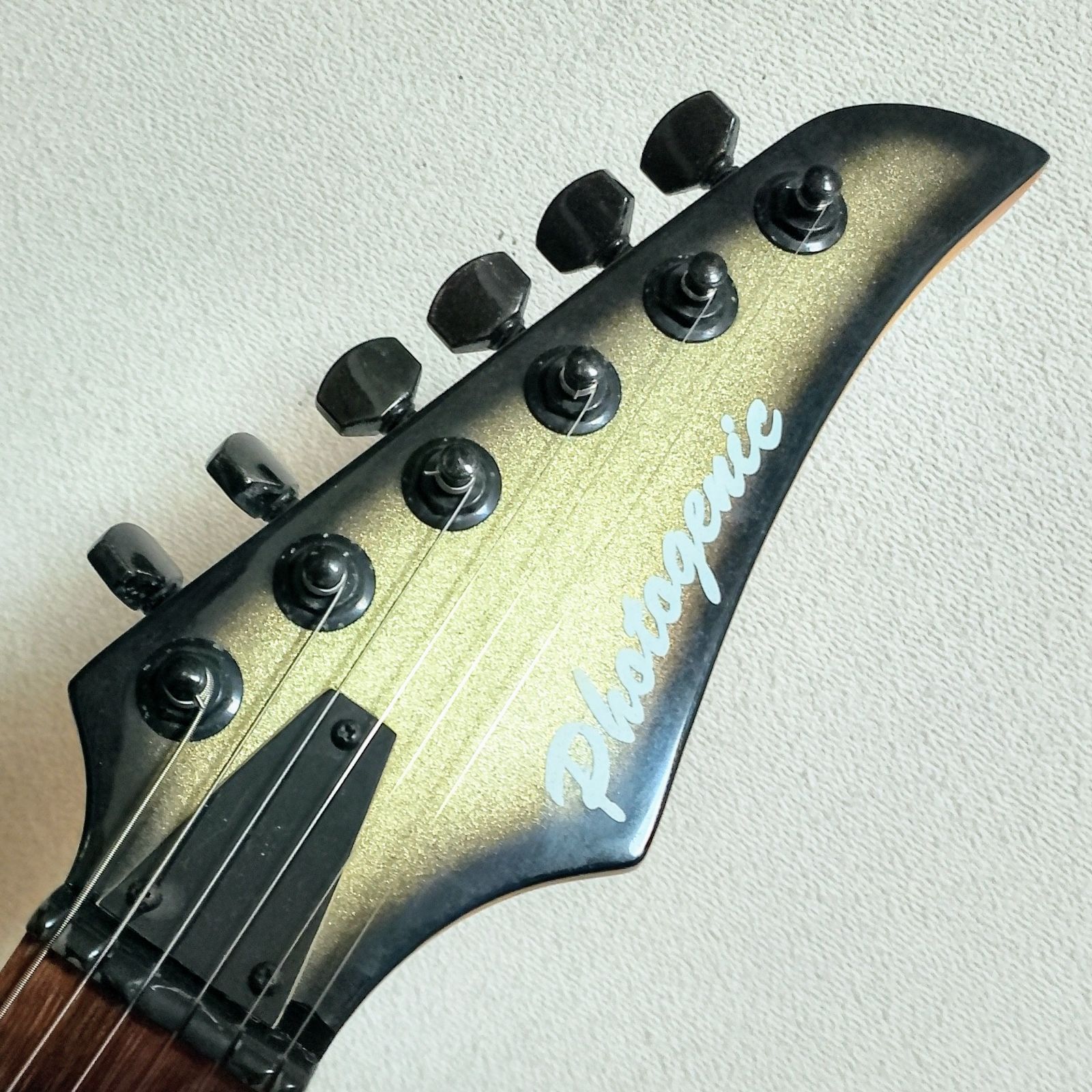 Photo Genic ディンキータイプ エレキギター 新品弦に交換済み