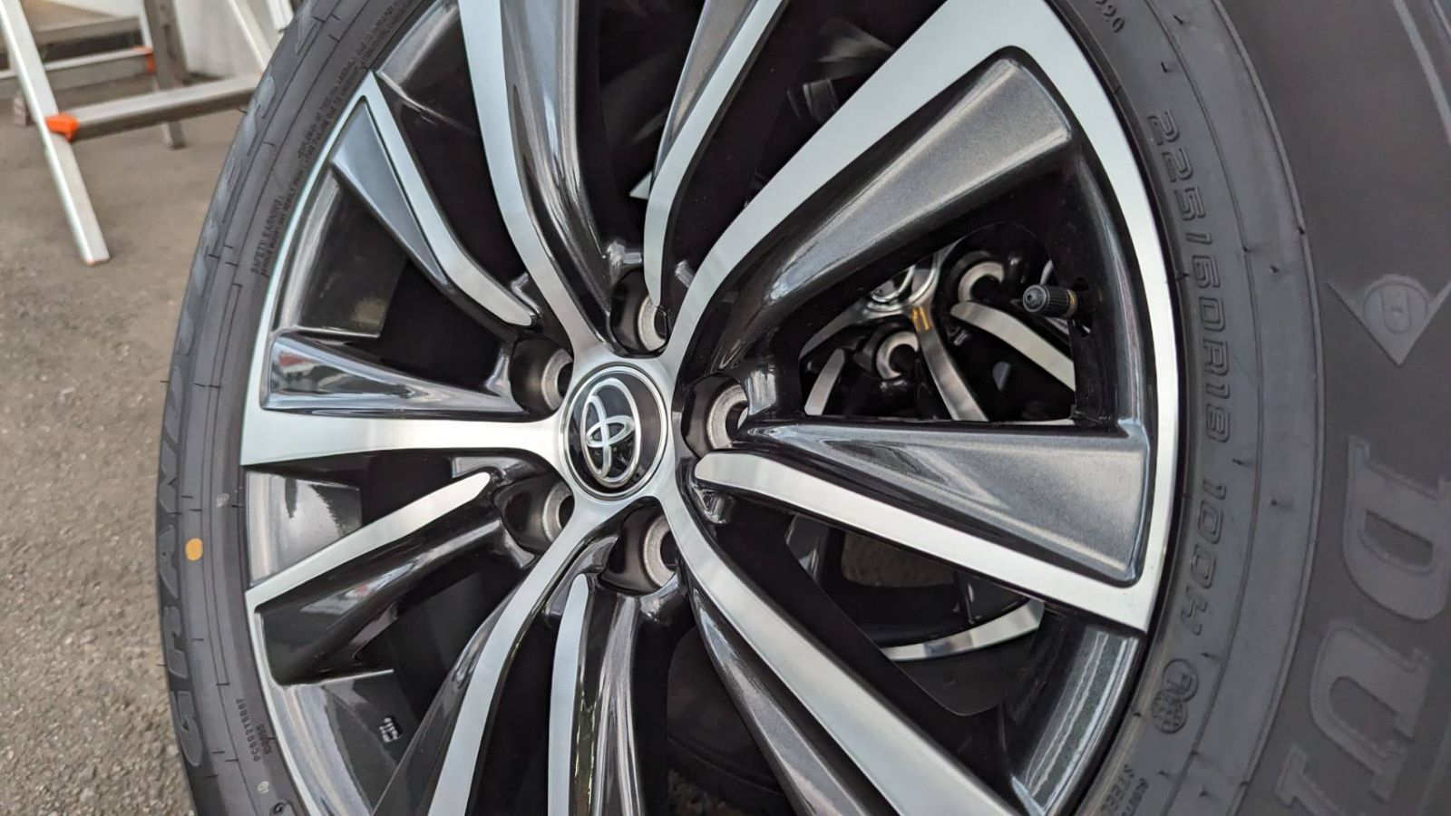 ハリアー80系 純正ホイールタイヤセット4本 新車外し 18インチ 