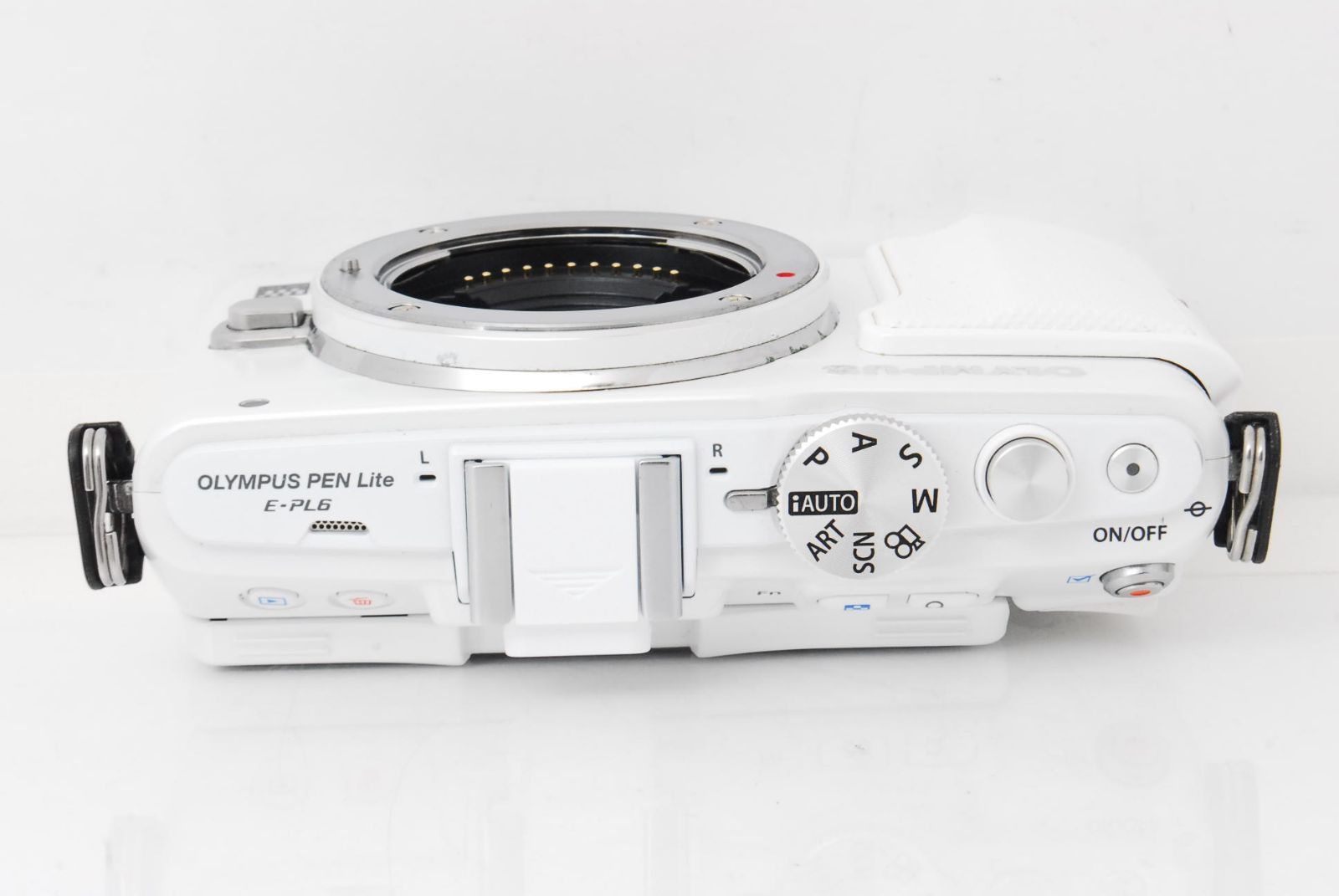 ☆ かわいいホワイト♪ iPhoneに転送OK！ OLYMPUS E-PL1 ☆ 【公式通販】