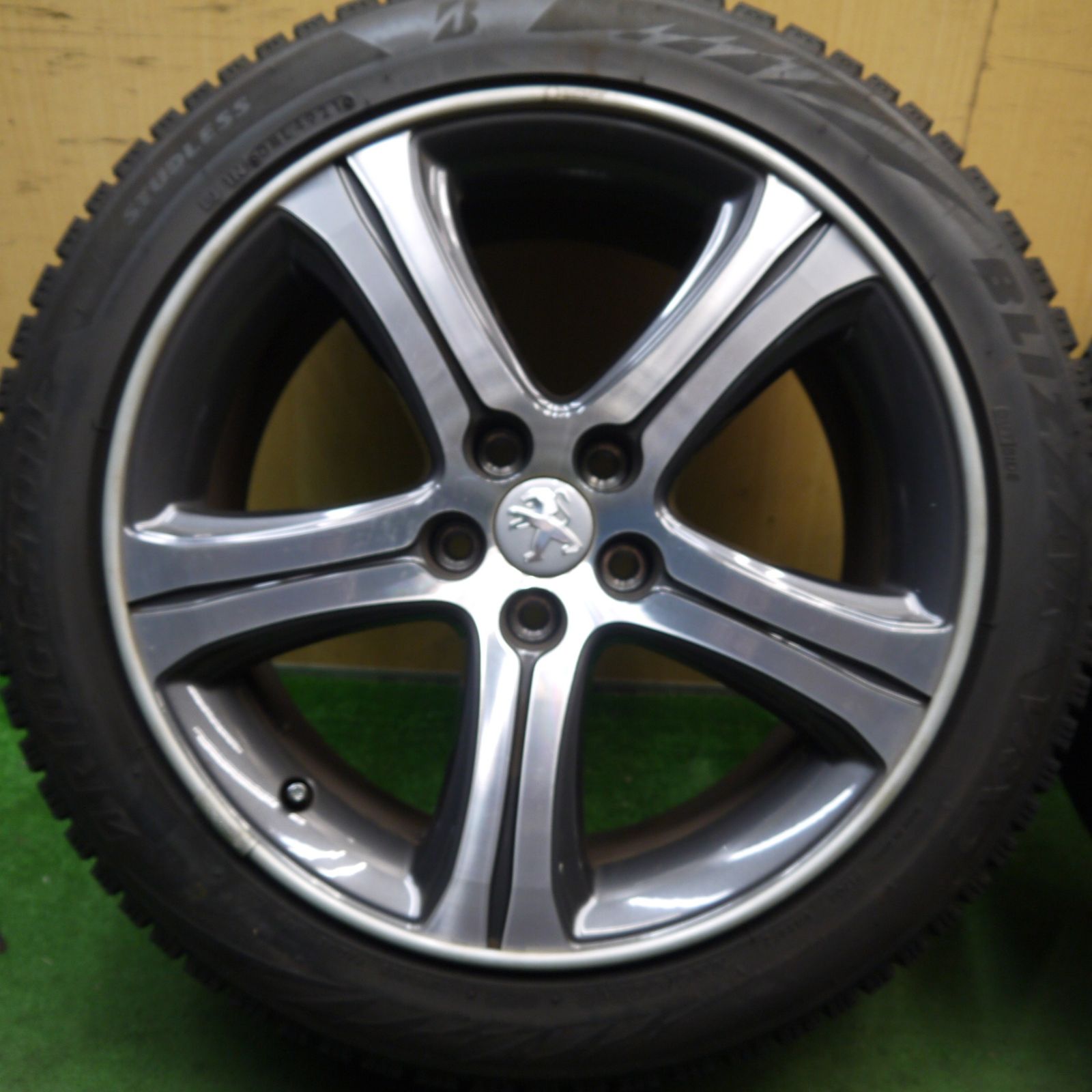 バリ溝 21年 9.5分 プジョー 508 SW 純正 225 50R18 スタッドレス ブリヂストン ブリザック VRX2 18インチ PCD108 5H 5100303Hス