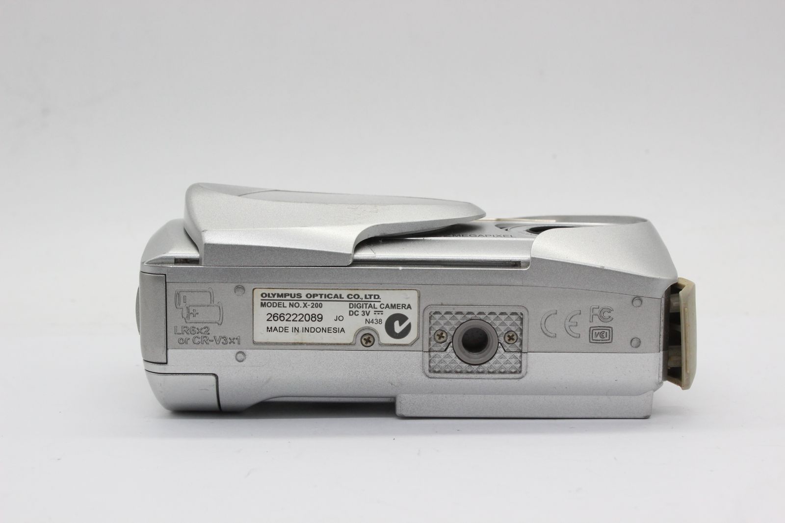 オリンパス 【返品保証】 【便利な単三電池で使用可】オリンパス Olympus CAMEDIA X-200 3x コンパクトデジタルカメラ s2160