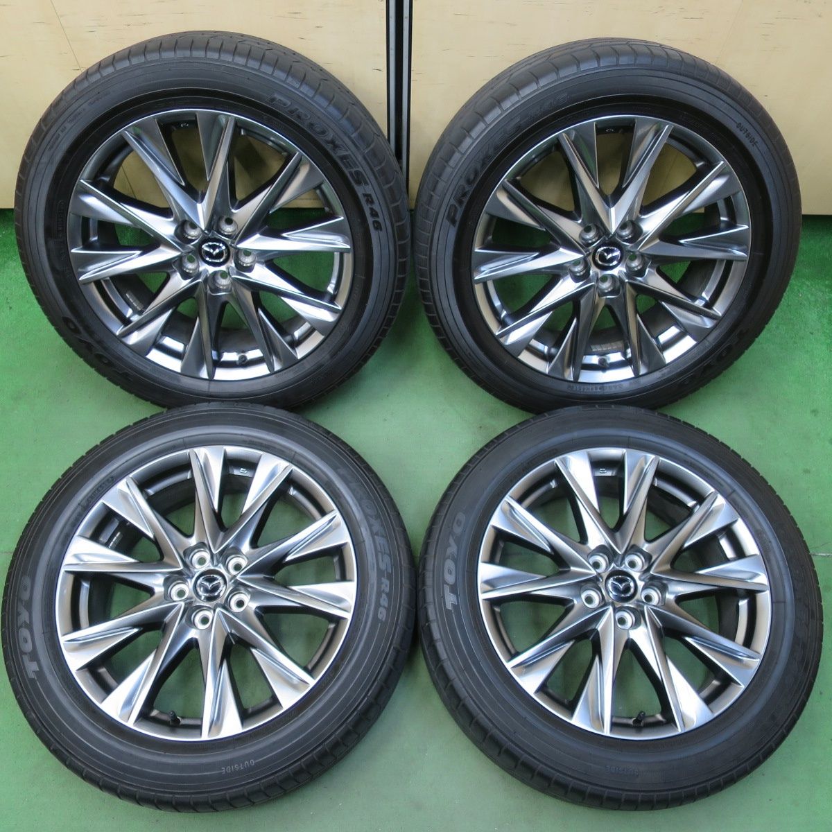バリ溝！キレイ！8.5分☆マツダ CX-8 純正 225/55R19 トーヨー