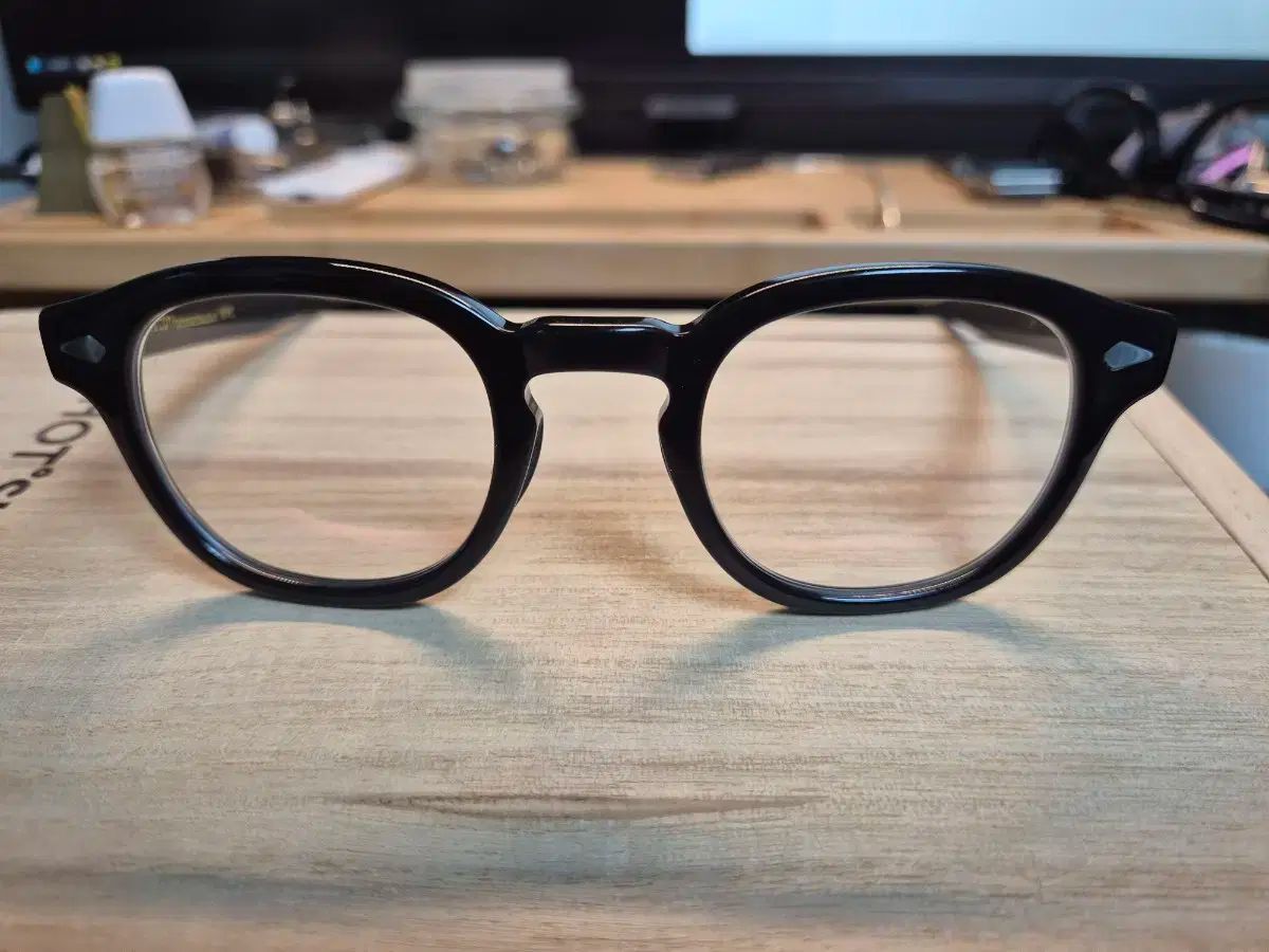 MOSCOT