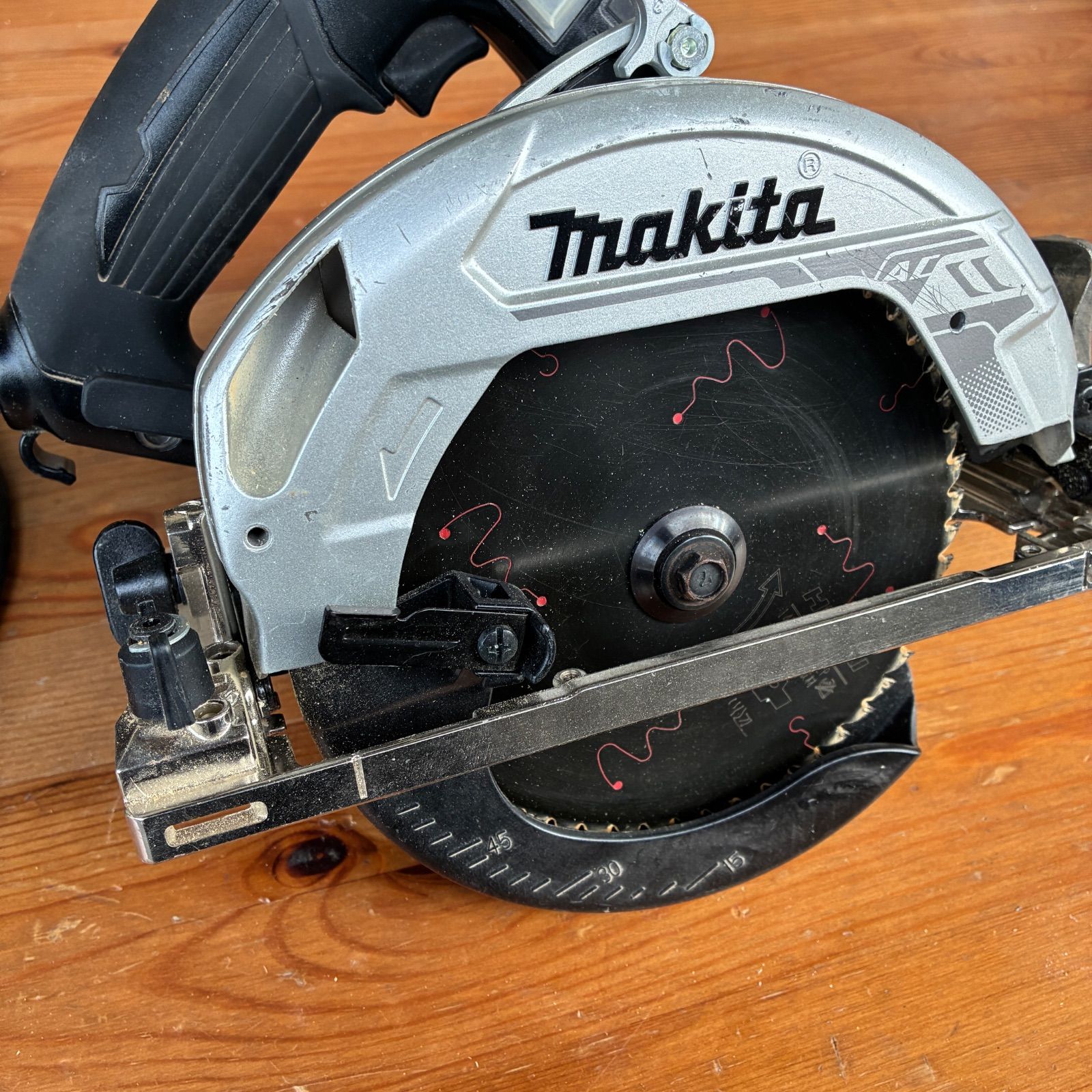 makita マキタ 電動丸ノコ HS6301