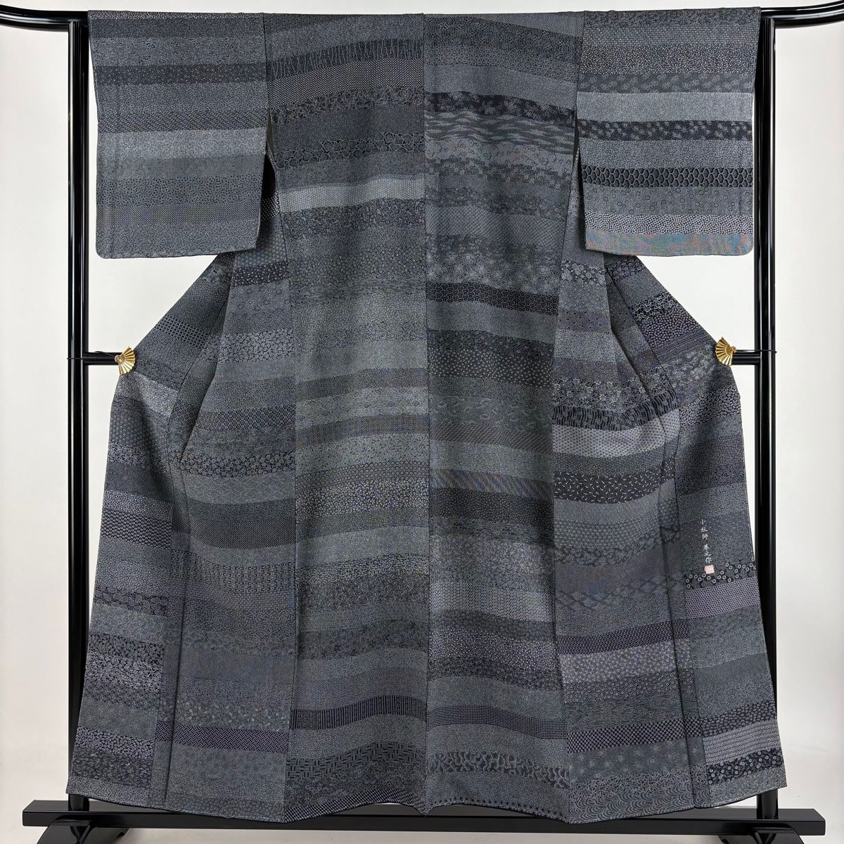 江戸小紋 身丈154.5cm 裄丈63.5cm S 袷 落款 寄せ柄 小花 墨色 正絹 秀品