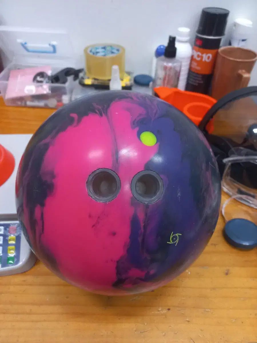  ボーリングボール 14 p ツーフィンガー プロトン フィジーク ボウリング スポーツ