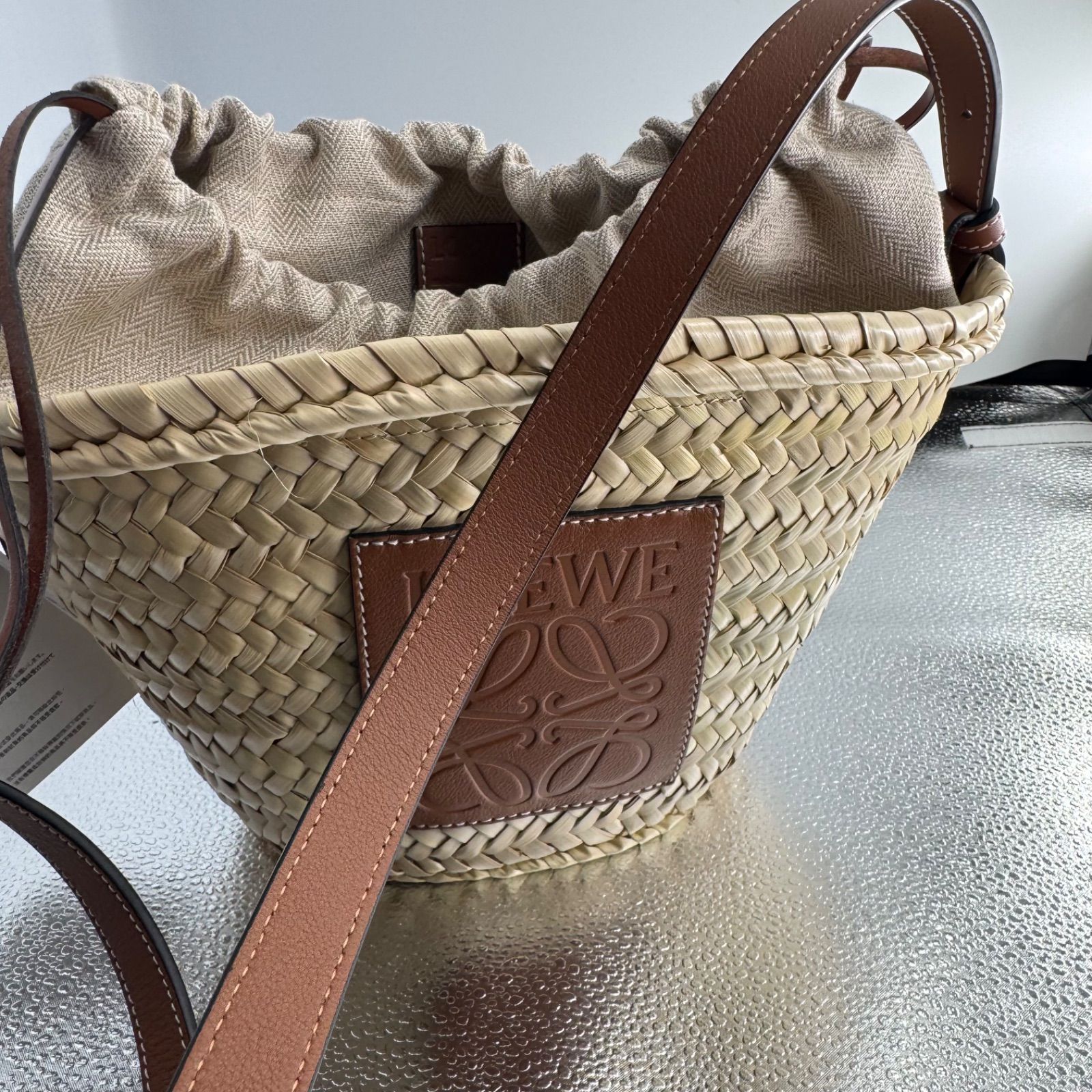 LOEWE ドローストリング バケットバッグ ベージュxブラウン ショルダー LOEWE ドローストリング バケットバッグ ベージュxブラウン