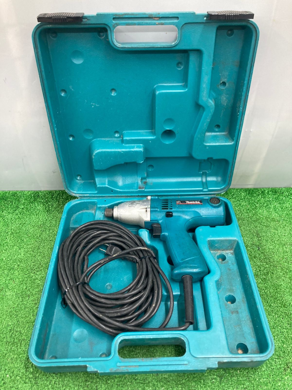 【中古品】【0922】makita(マキタ) インパクトドライバ 100Ｖ 6951　IT33EHEEGCI8