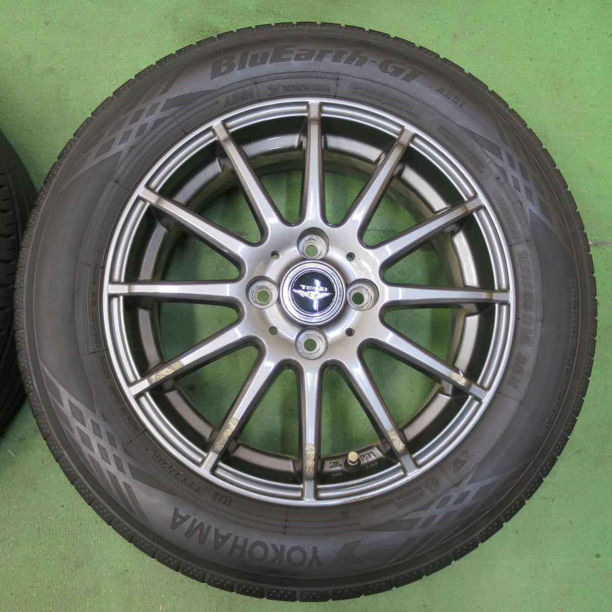 【激安!正規品!!】 バリ溝 キレイ 9分 185 65R15 ヨコハマ BluEarth-GT AE51 TEAD テッド ブルーアース 15インチ PCD100 4H 5100206イノ 試用のみ
