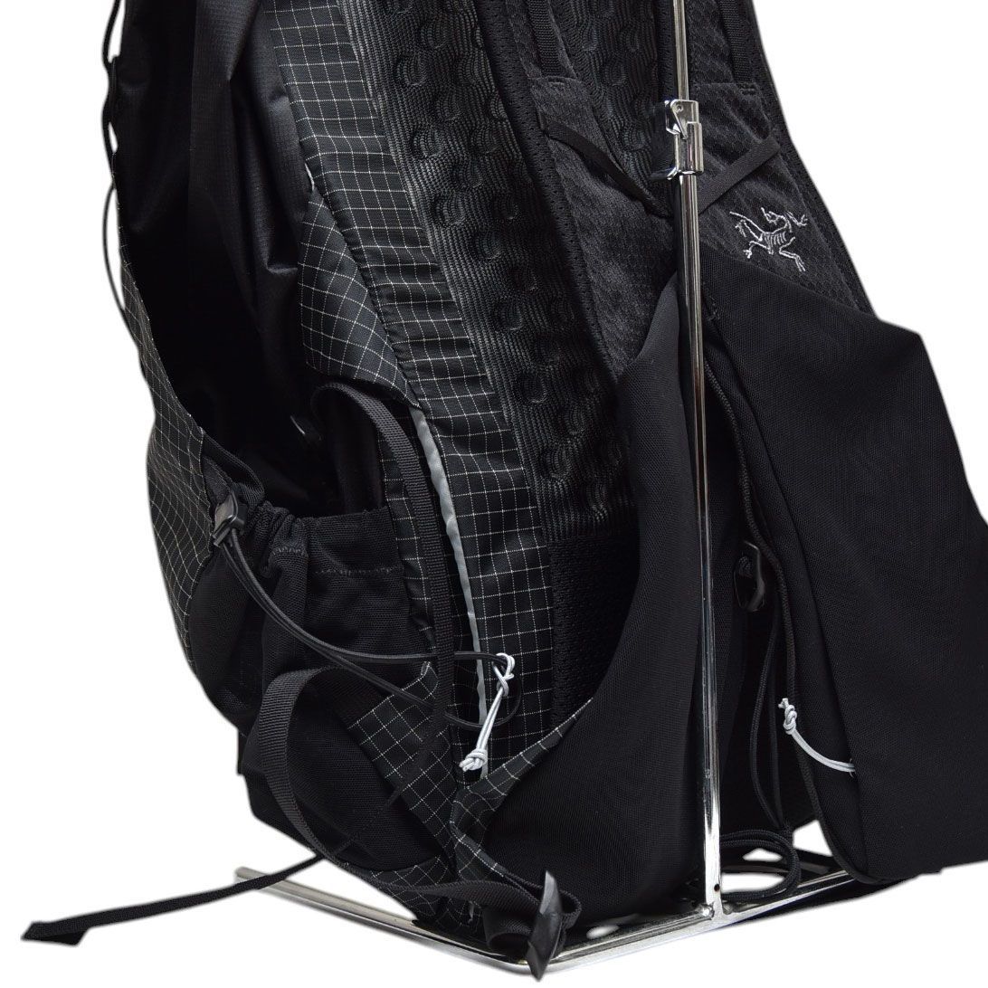 ARC'TERYX ブラック バックパック　（熱さまシート専用） ARC'TERYX】即完必至！再入荷アイテムあり！｜Daytona Park