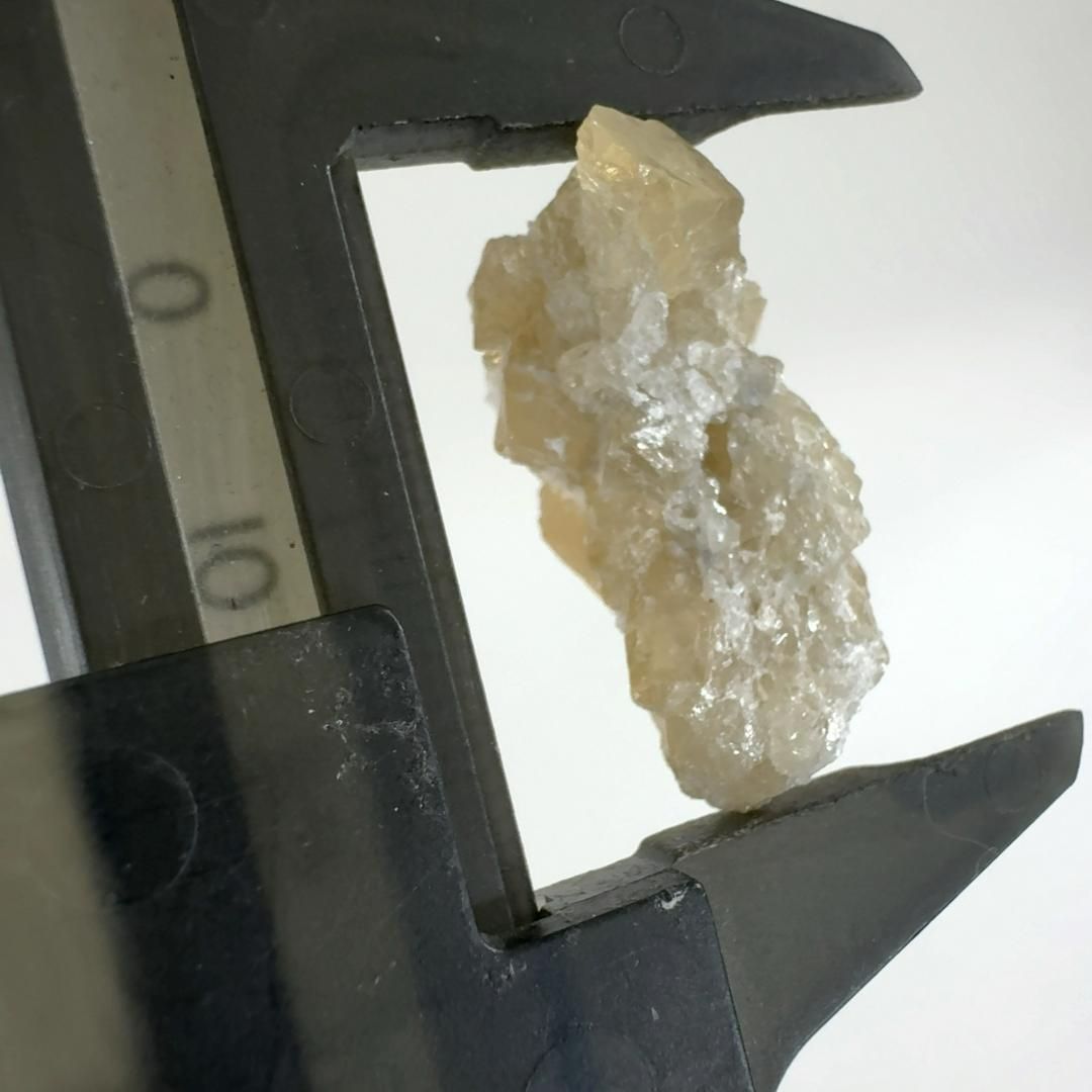 E29932】蛍光鉱物 灰重石 タングステン シェーライト 天然石